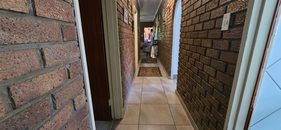 4 Bedroom Property for Sale in Randlespark North West